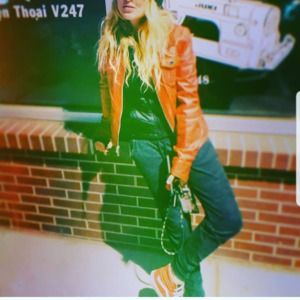 Meet your Posher, Whitney